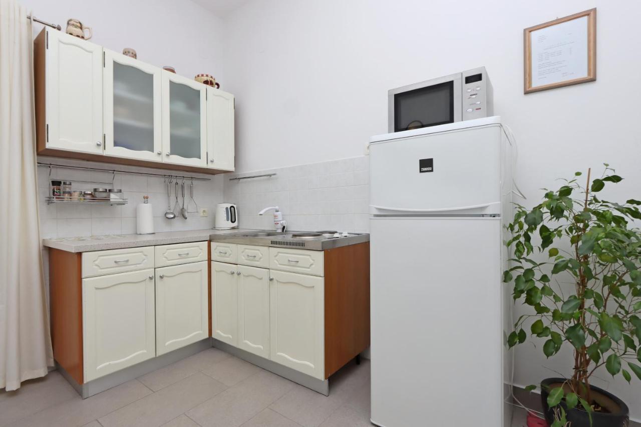 Apartments With A Parking Space Kornic, Krk - 415 Екстериор снимка