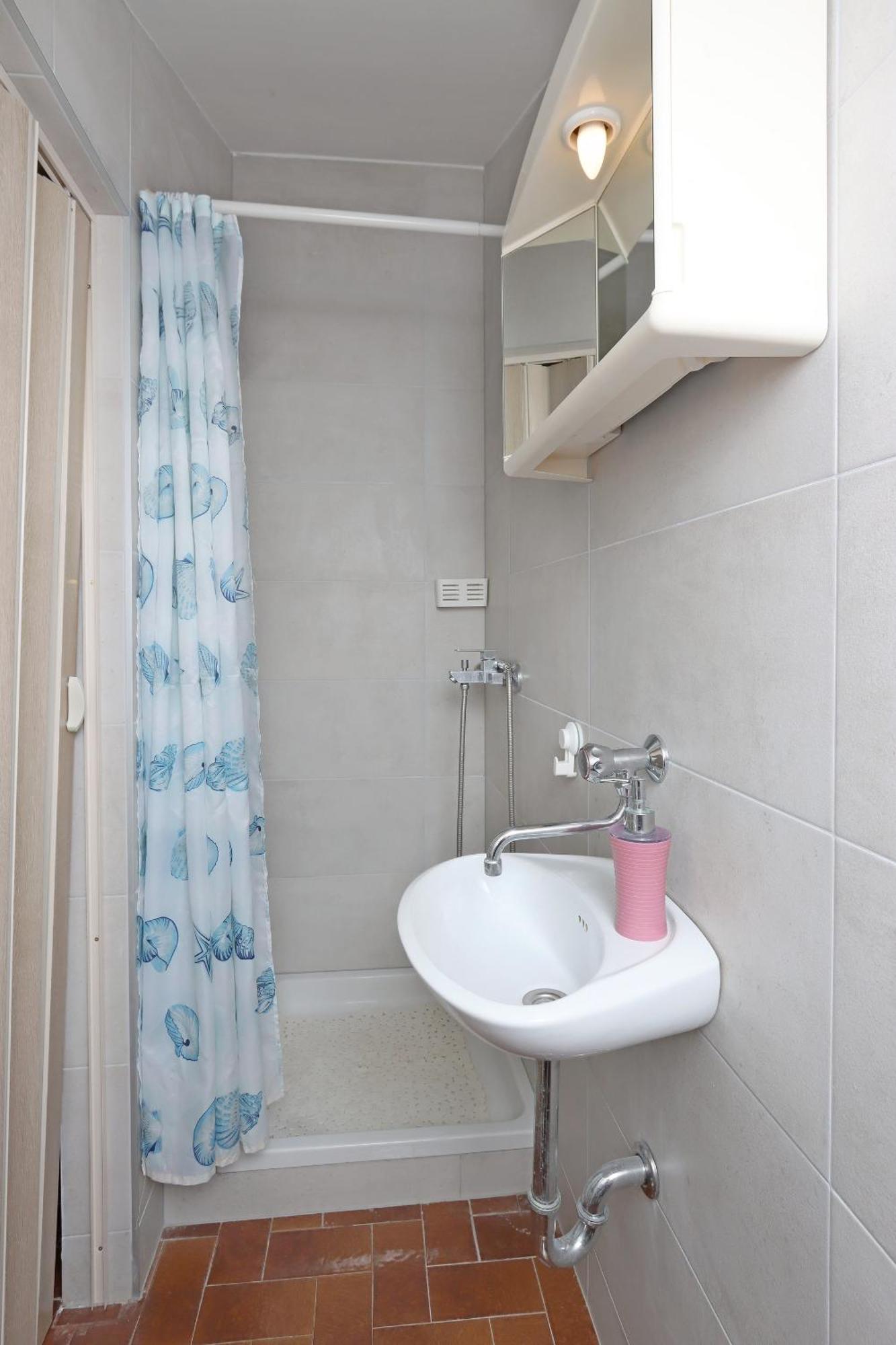 Apartments With A Parking Space Kornic, Krk - 415 Екстериор снимка