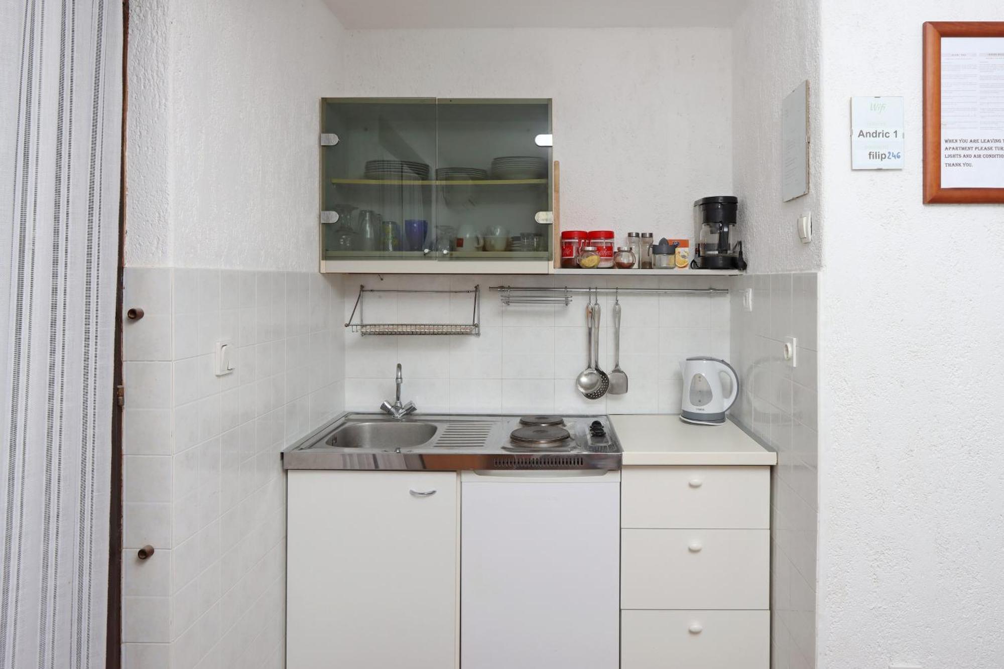 Apartments With A Parking Space Kornic, Krk - 415 Стая снимка
