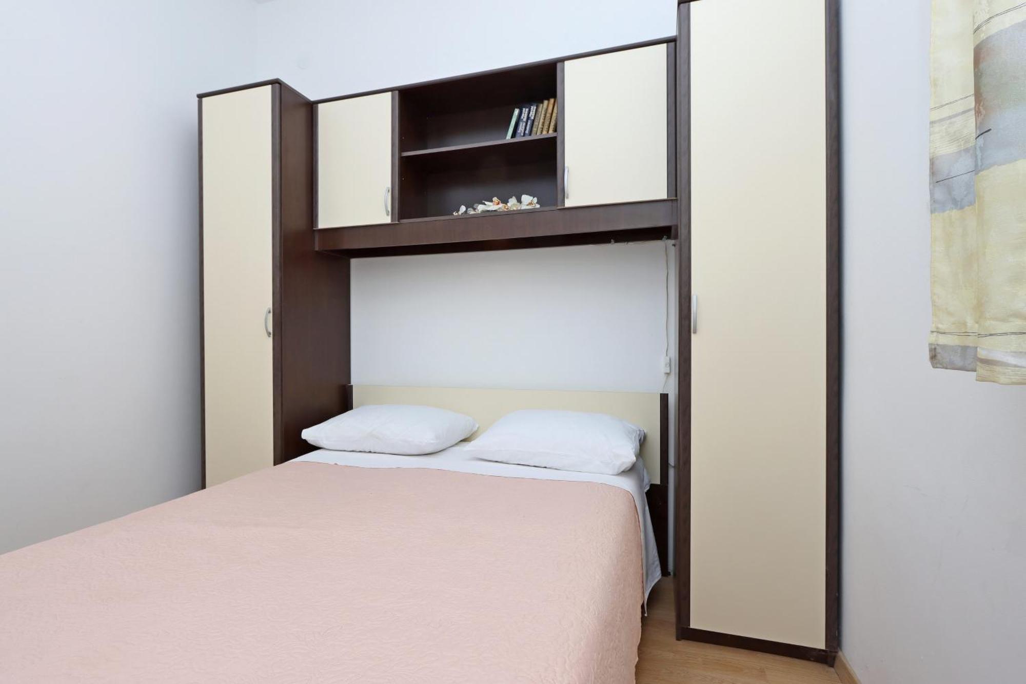 Apartments With A Parking Space Kornic, Krk - 415 Стая снимка